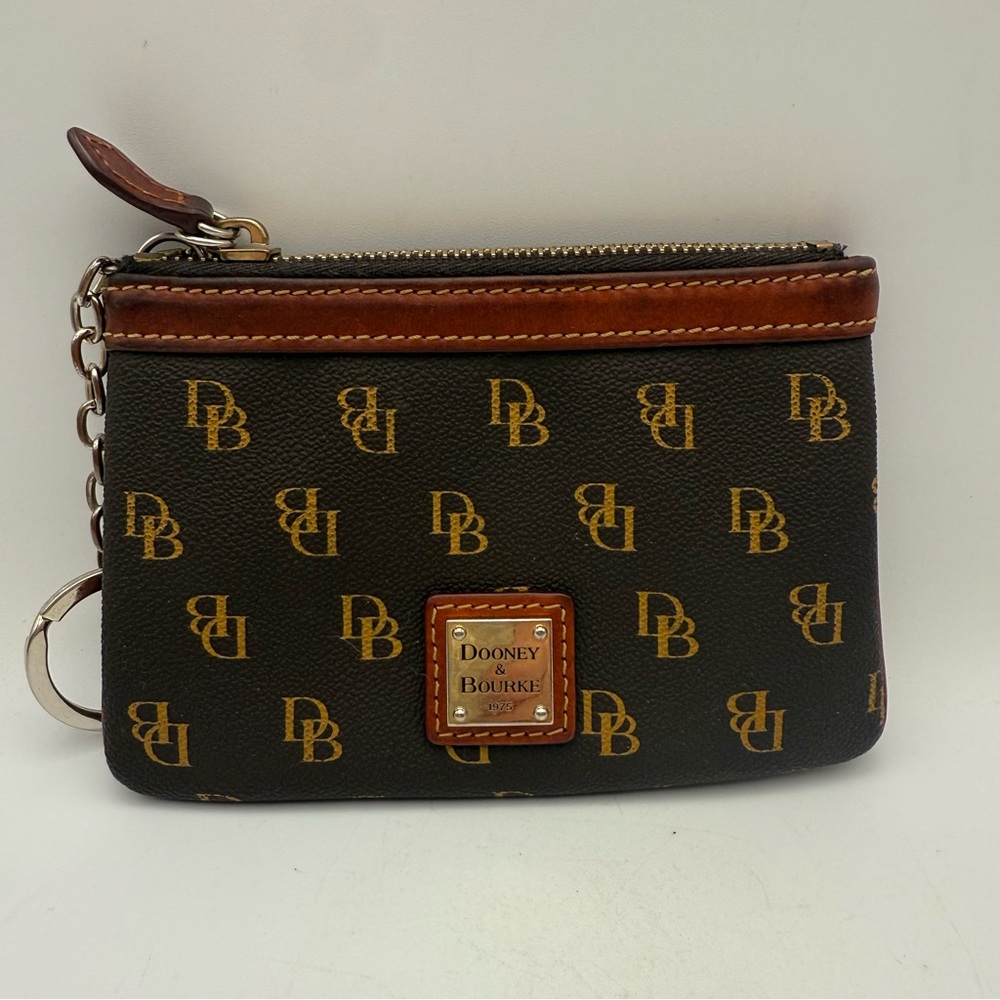 Dooney & Burke Gretta wallet brown logo